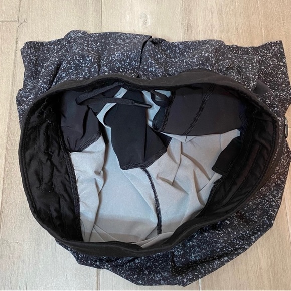 LuLu Lemon T.H.E Linerless Men’s 9” Shorts - Picture 4 of 5